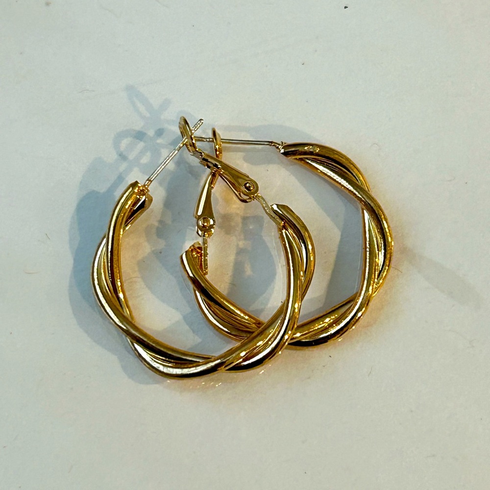 Small twisted hoops
